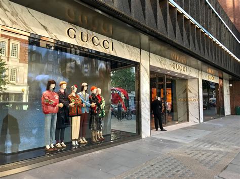 Gucci b shop